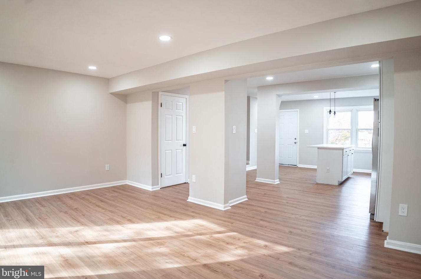 2001 Mayflower Dr, Woodbridge VA  22192-2322 exterior