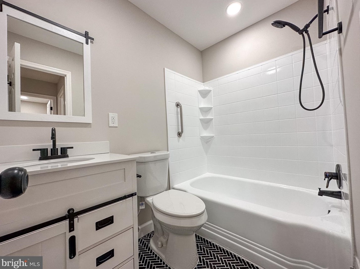 2001 Mayflower Dr, Woodbridge VA  22192-2322 exterior