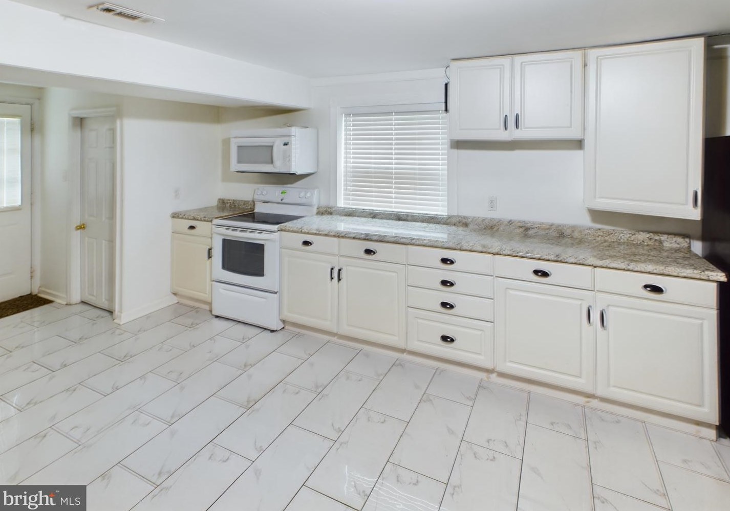 4801 Kempair Dr, Woodbridge VA  22193-4632 exterior