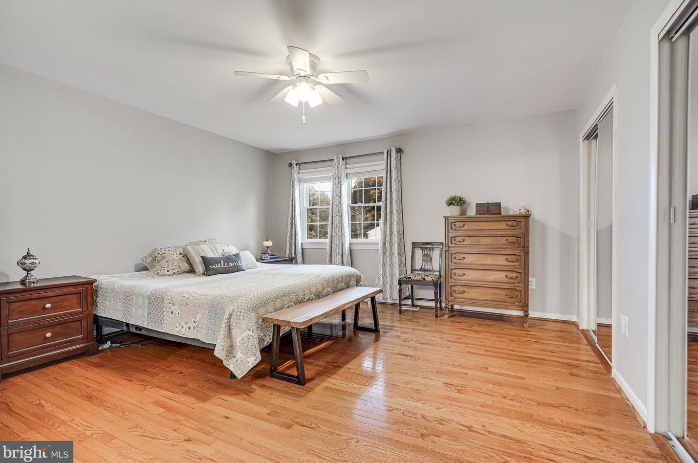 13464 Photo Dr, Woodbridge VA  22193-3930 exterior