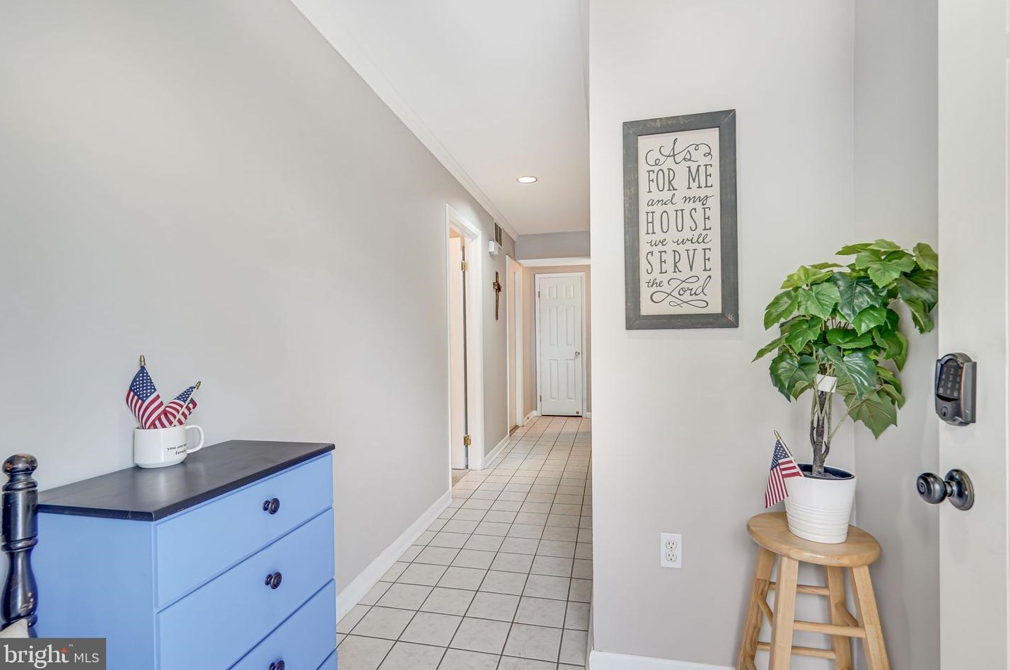 13464 Photo Dr, Woodbridge VA  22193-3930 exterior