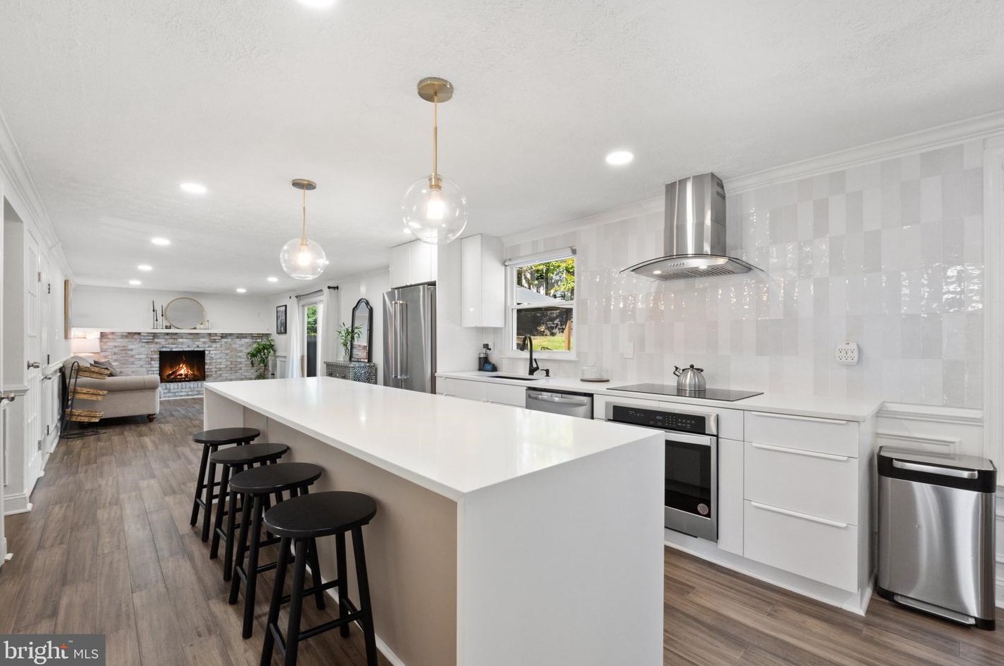 4562 Rincon Pl, Dumfries VA  22025-1044 exterior