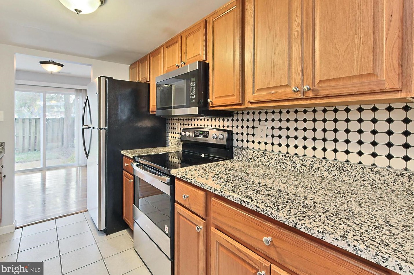 2419 Kilpatrick Pl, Dumfries VA  22026-2539 exterior
