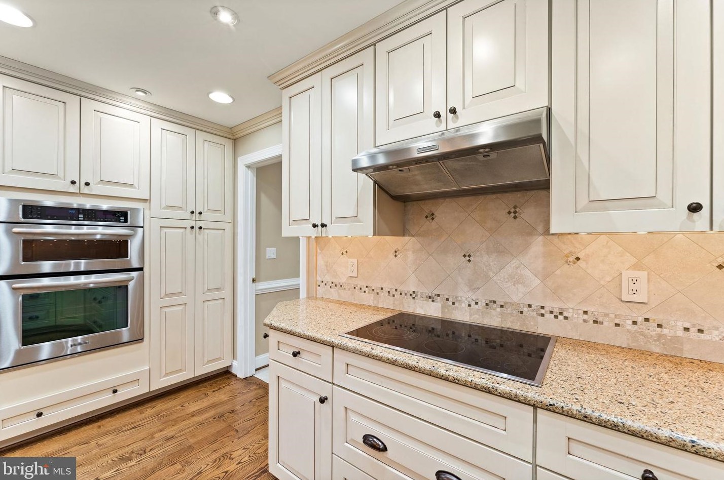 8084 Counselor Rd, Manassas VA  20112-4752 exterior