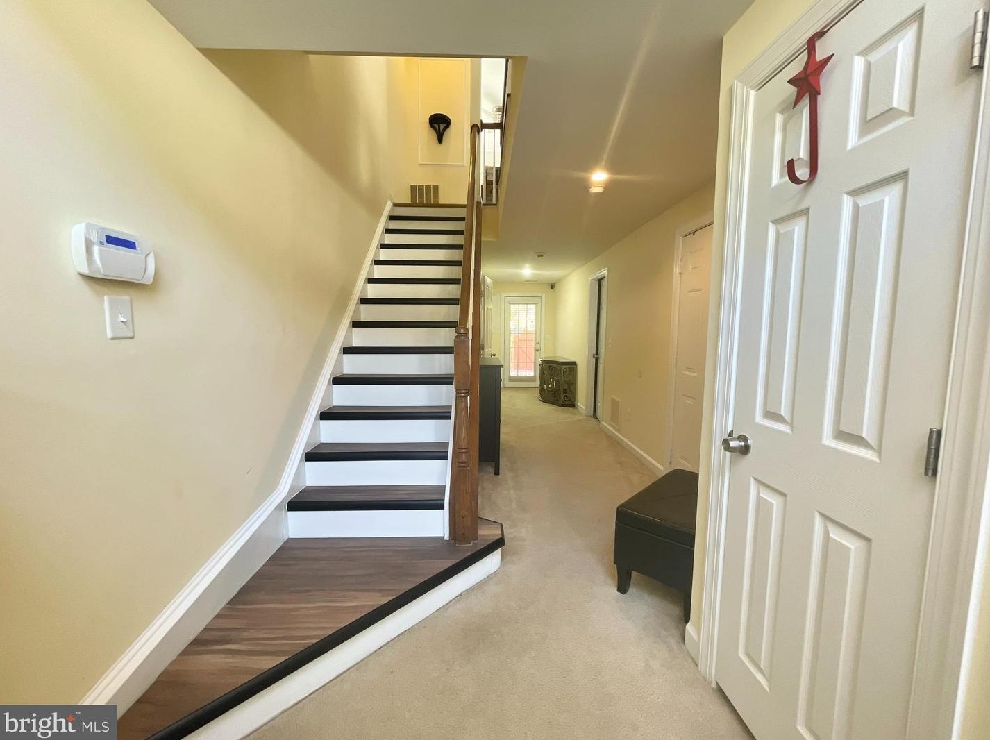 14069 Madrigal Dr, Woodbridge VA  22193-5947 exterior