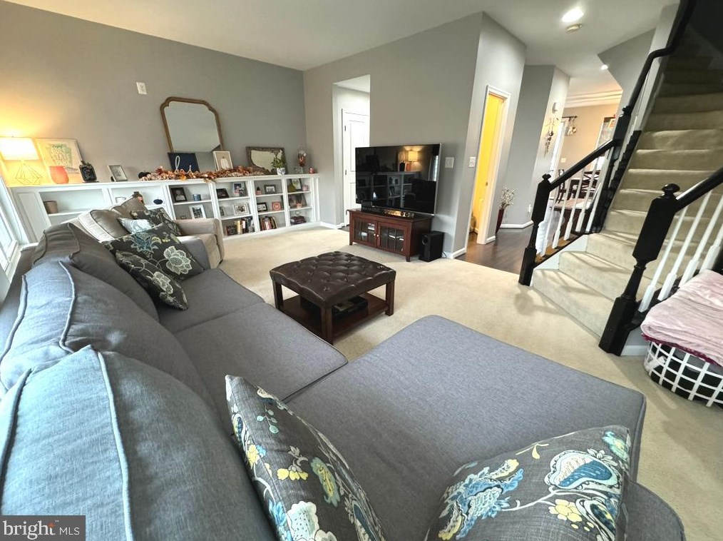 9283 Alvyn Lake Cir, Bristow VA  20136-6149 exterior