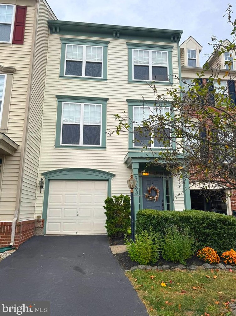 9283 Alvyn Lake Cir, Bristow VA  20136-6149 exterior