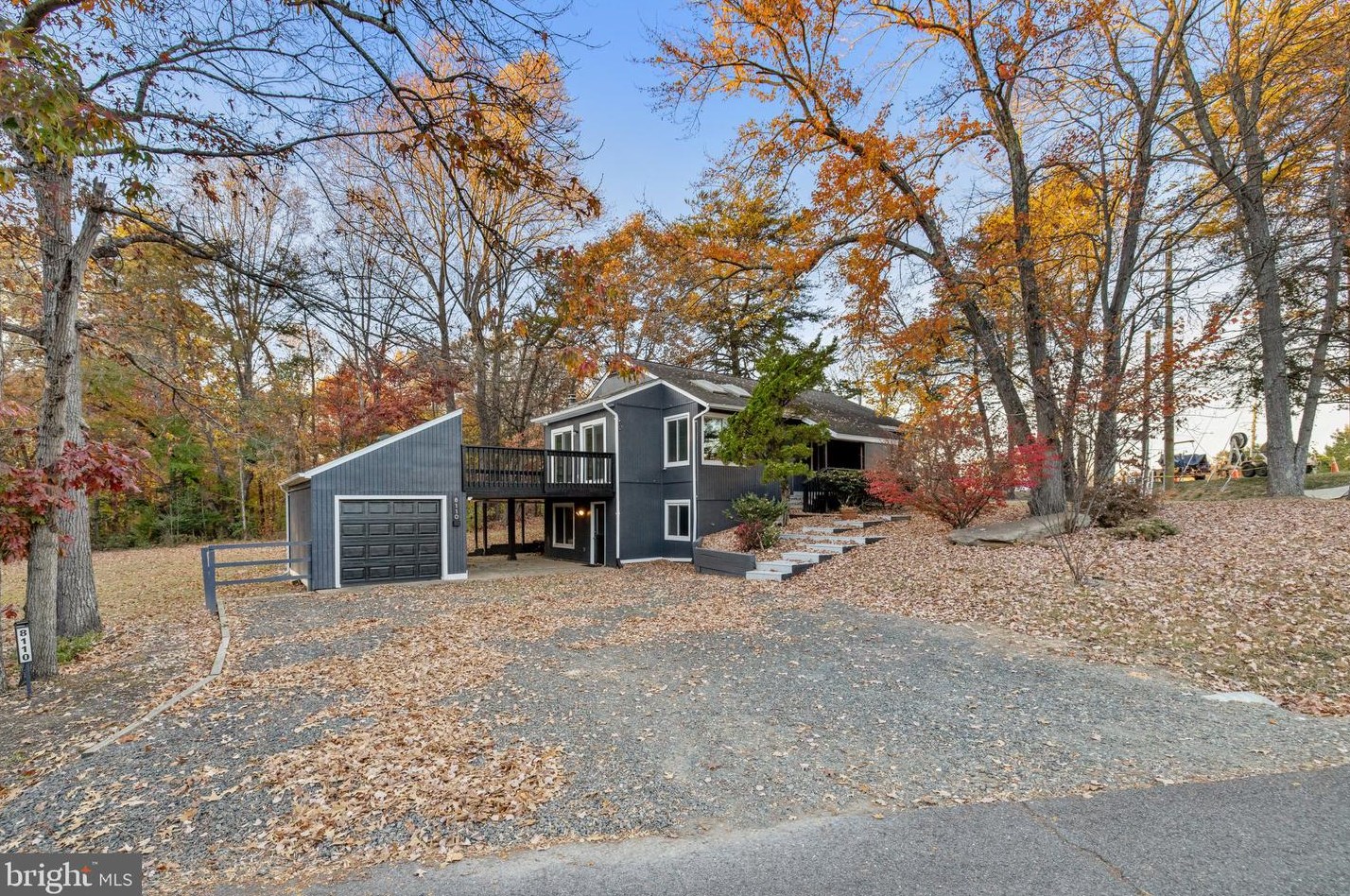 8110 King Arthurs Ct, Manassas VA  20112-3522 exterior