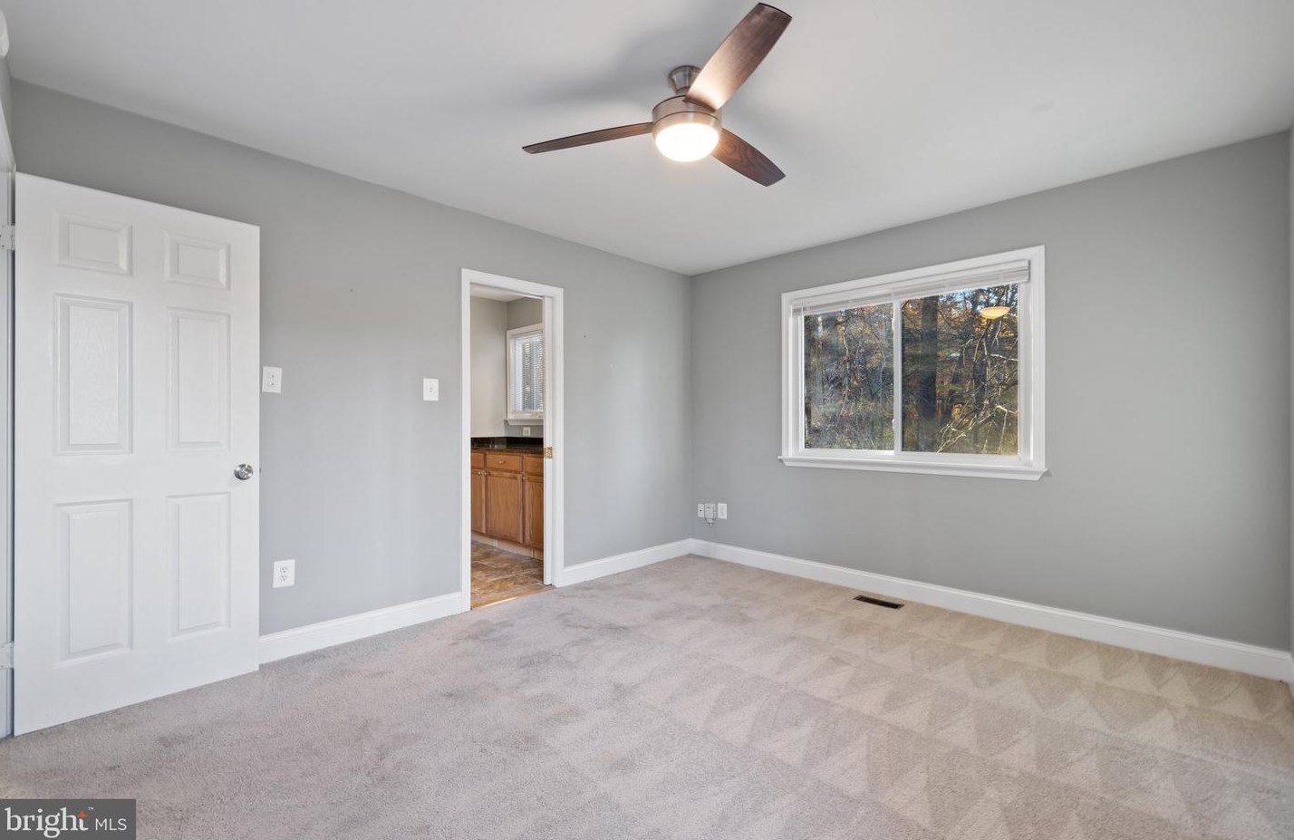 8110 King Arthurs Ct, Manassas VA  20112-3522 exterior