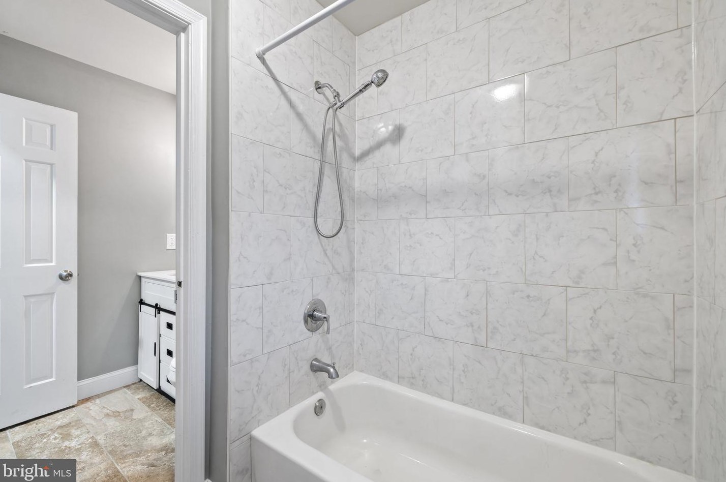 8110 King Arthurs Ct, Manassas VA  20112-3522 exterior