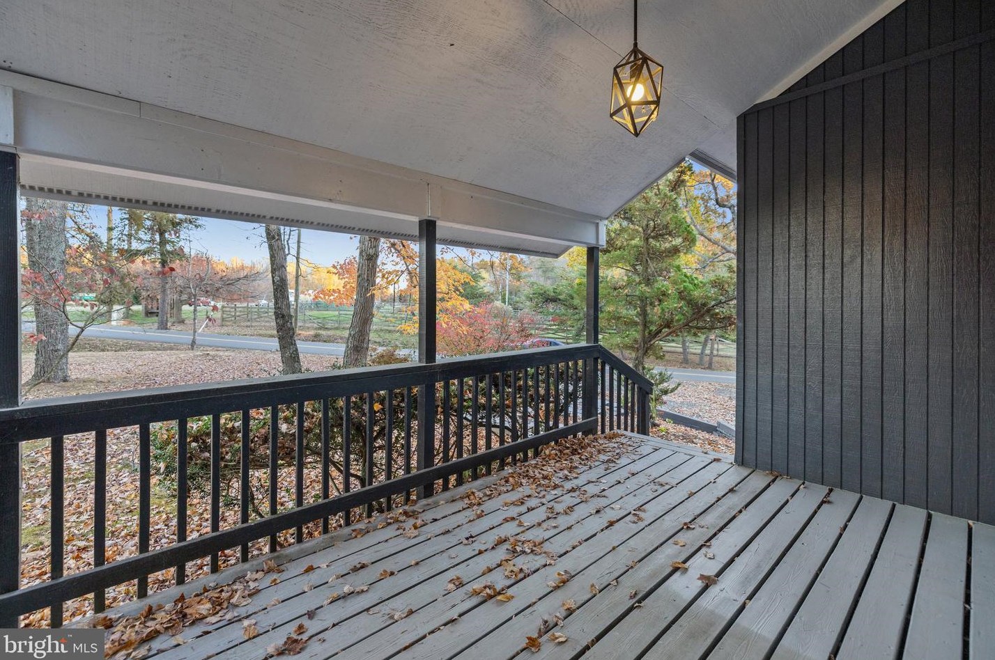 8110 King Arthurs Ct, Manassas VA  20112-3522 exterior