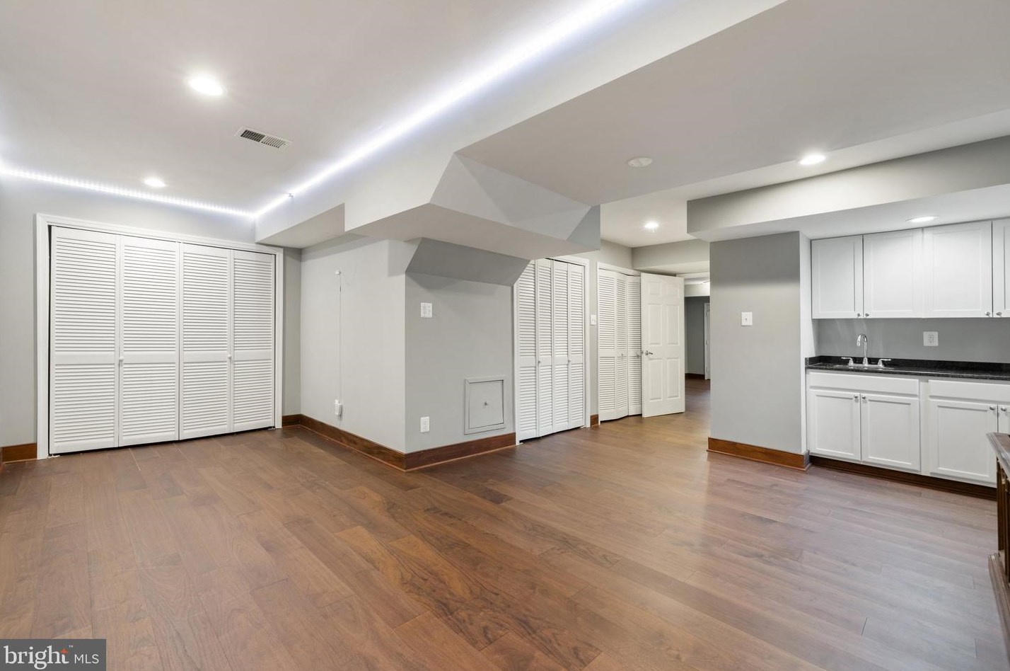 8110 King Arthurs Ct, Manassas VA  20112-3522 exterior