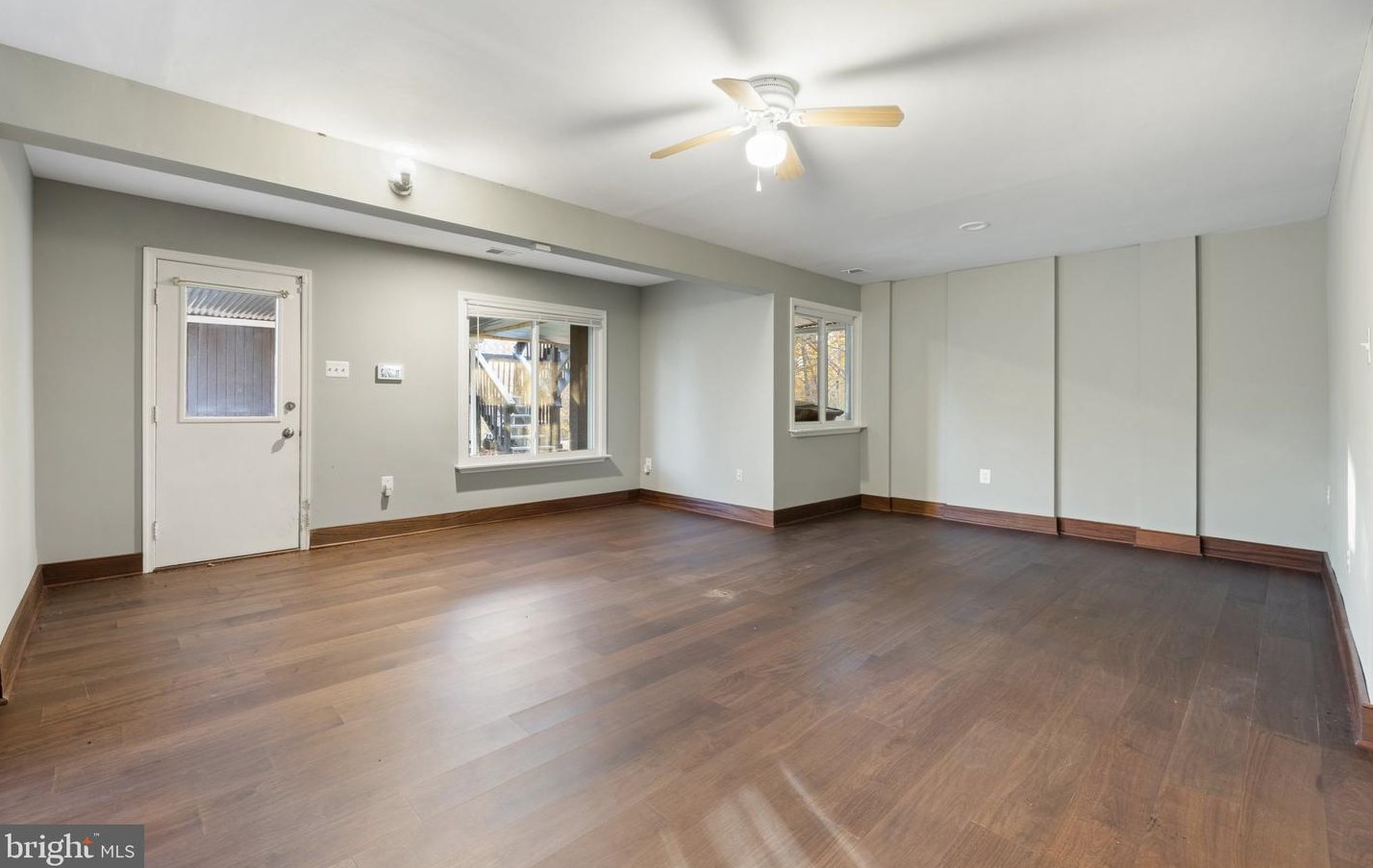 8110 King Arthurs Ct, Manassas VA  20112-3522 exterior