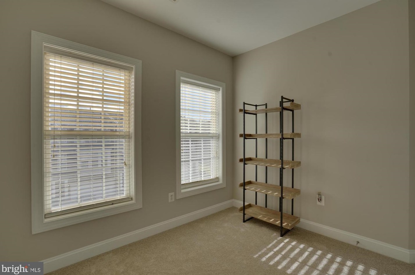 16002 Greymill Manor Dr, Haymarket VA  20169-4960 exterior