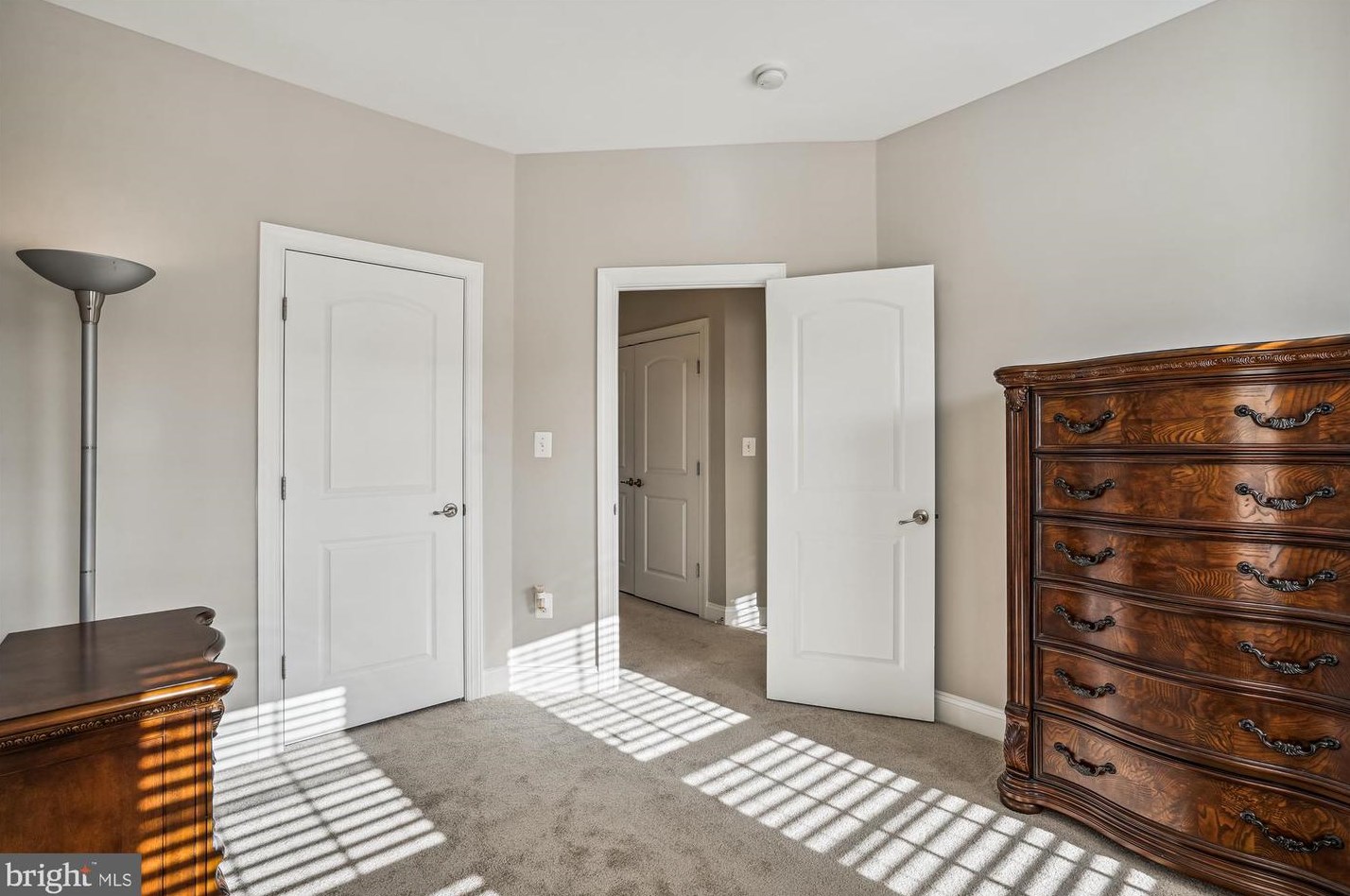 16002 Greymill Manor Dr, Haymarket VA  20169-4960 exterior