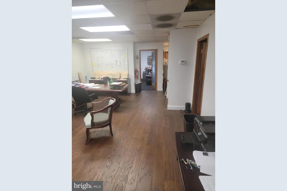 7060 Tech Cir, Manassas, VA 20109 MLS VAPW2063000 Coldwell Banker