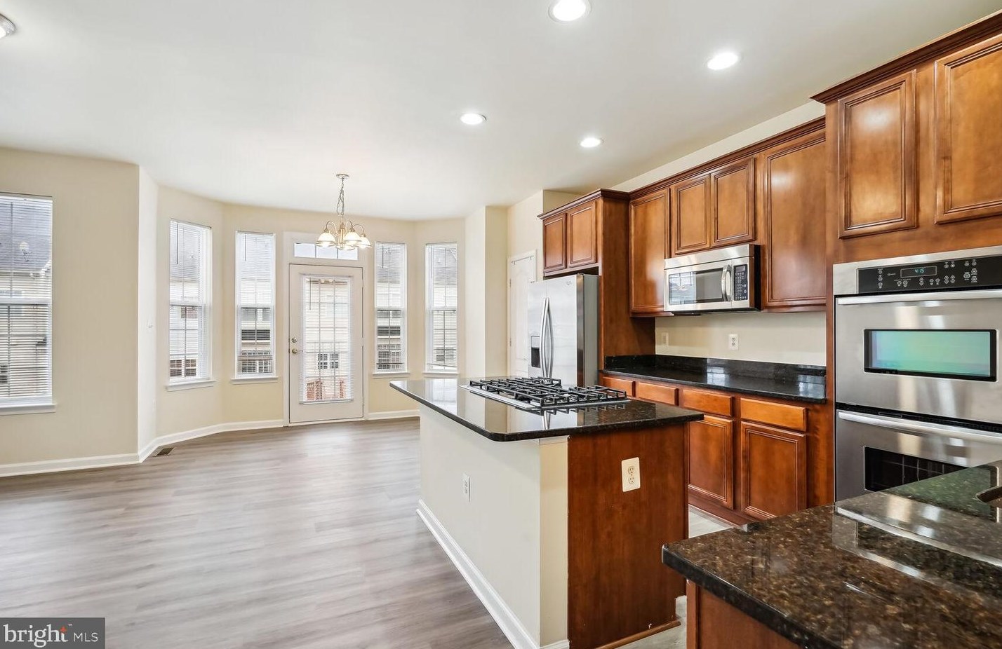 4331 Golden Gate Way, Dumfries VA  22025-2026 exterior