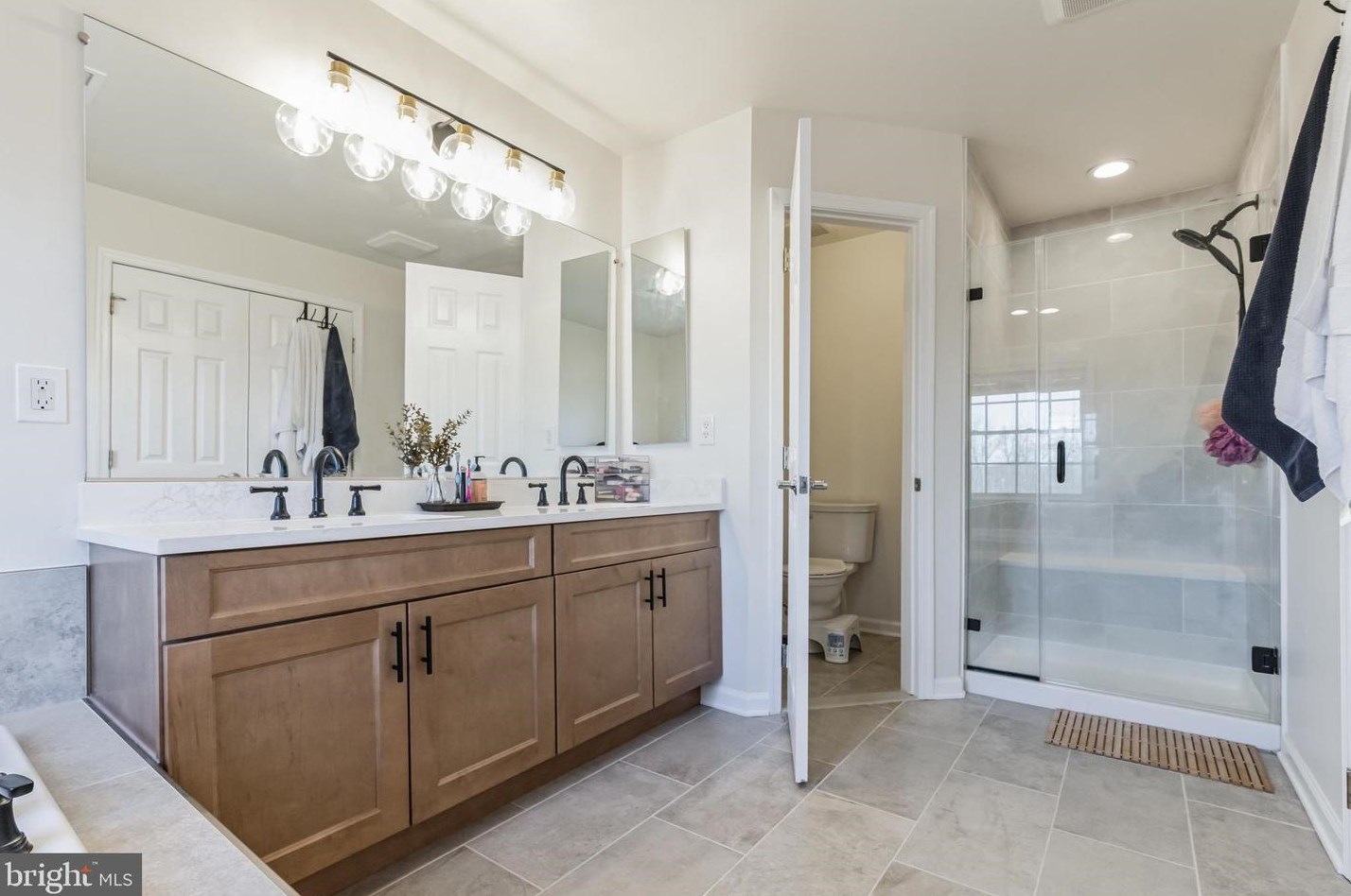 789 Vestal St, Woodbridge VA  22191-5443 exterior