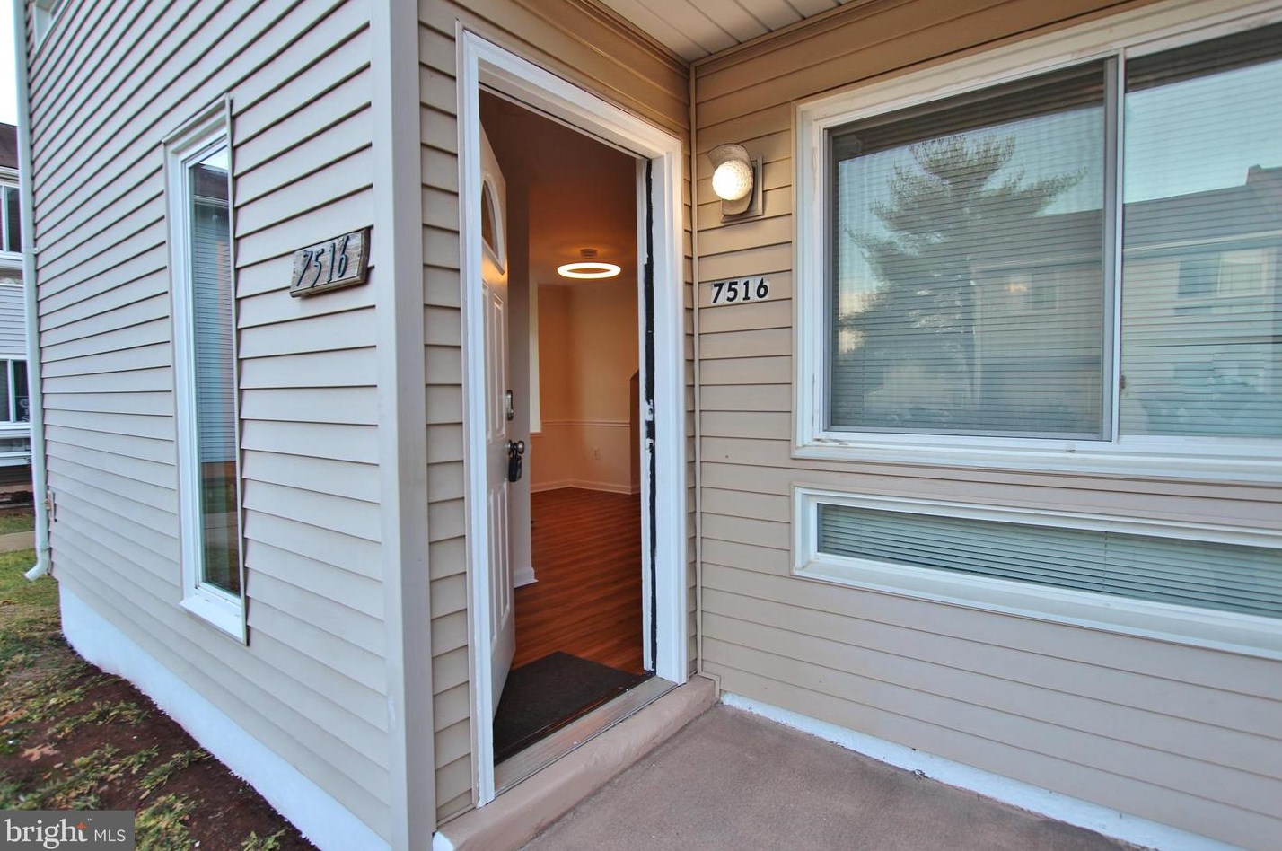 7516 Clemson Ct, Manassas VA  20109-7201 exterior
