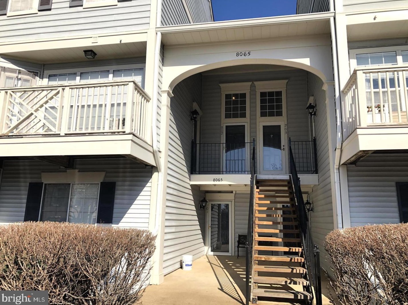 8065 Stonewall Brigade Ct, Manassas VA  20109-7833 exterior