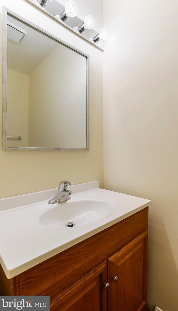 6683 Comanche Ct, Haymarket VA  20169-2937 exterior