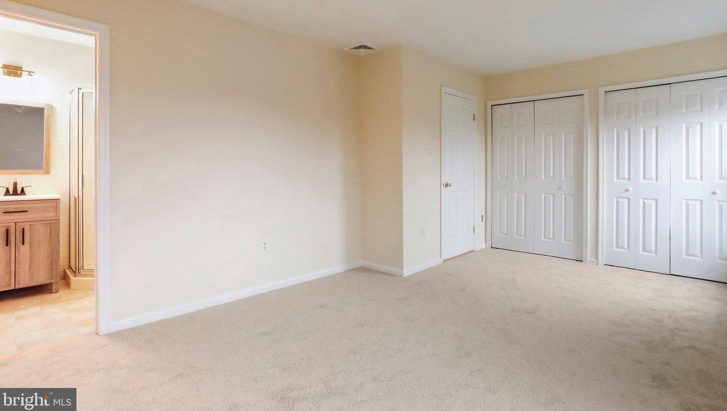 6683 Comanche Ct, Haymarket VA  20169-2937 exterior