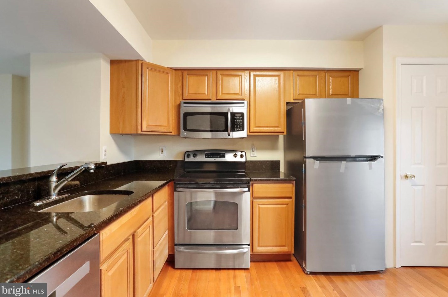 6683 Comanche Ct, Haymarket VA  20169-2937 exterior
