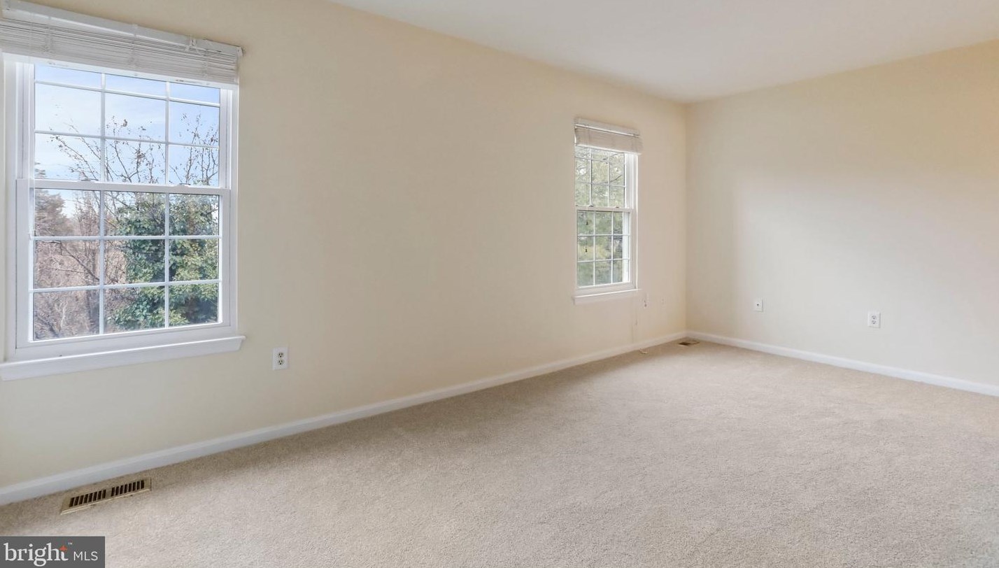 6683 Comanche Ct, Haymarket VA  20169-2937 exterior