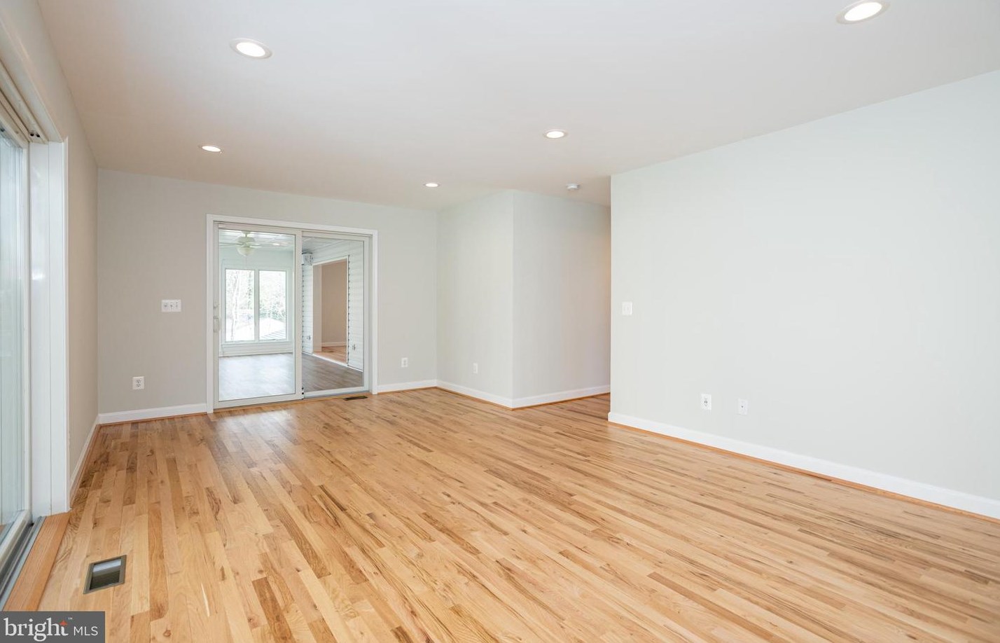 2656 Collins Ct, Haymarket VA  20169-1608 exterior