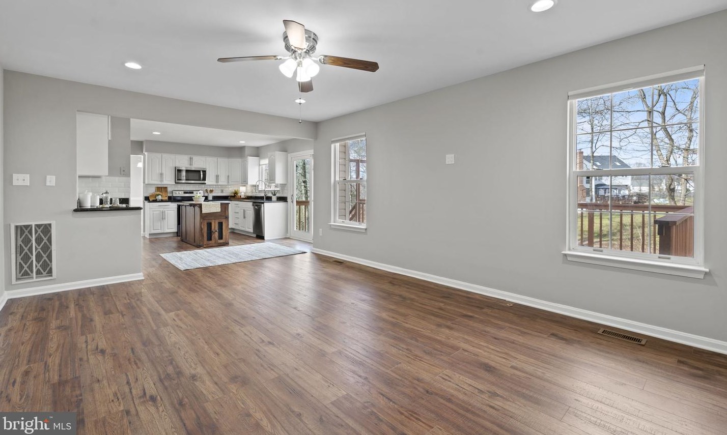 10549 Winged Elm Cir, Manassas VA  20110-2715 exterior