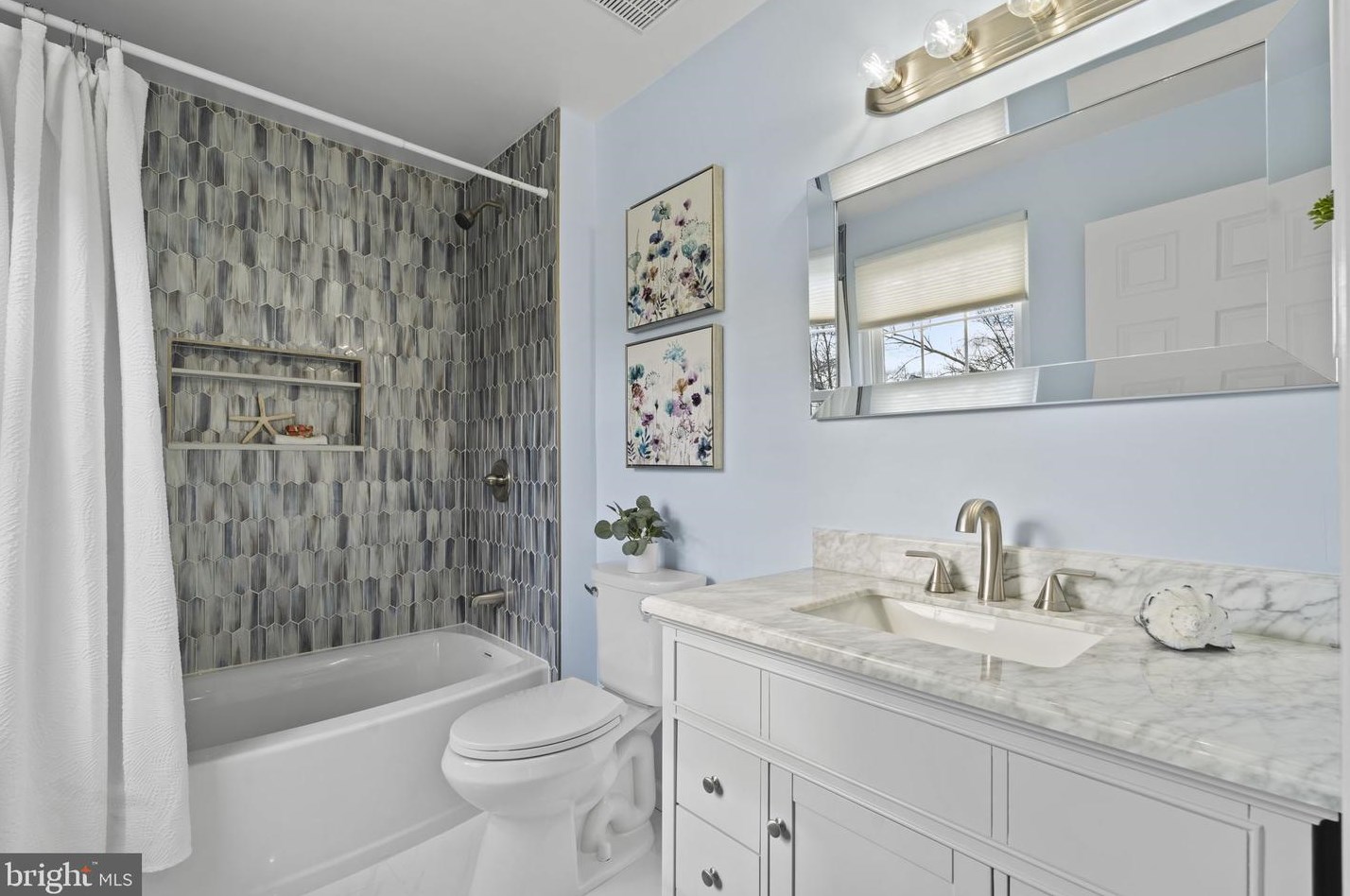 10549 Winged Elm Cir, Manassas VA  20110-2715 exterior
