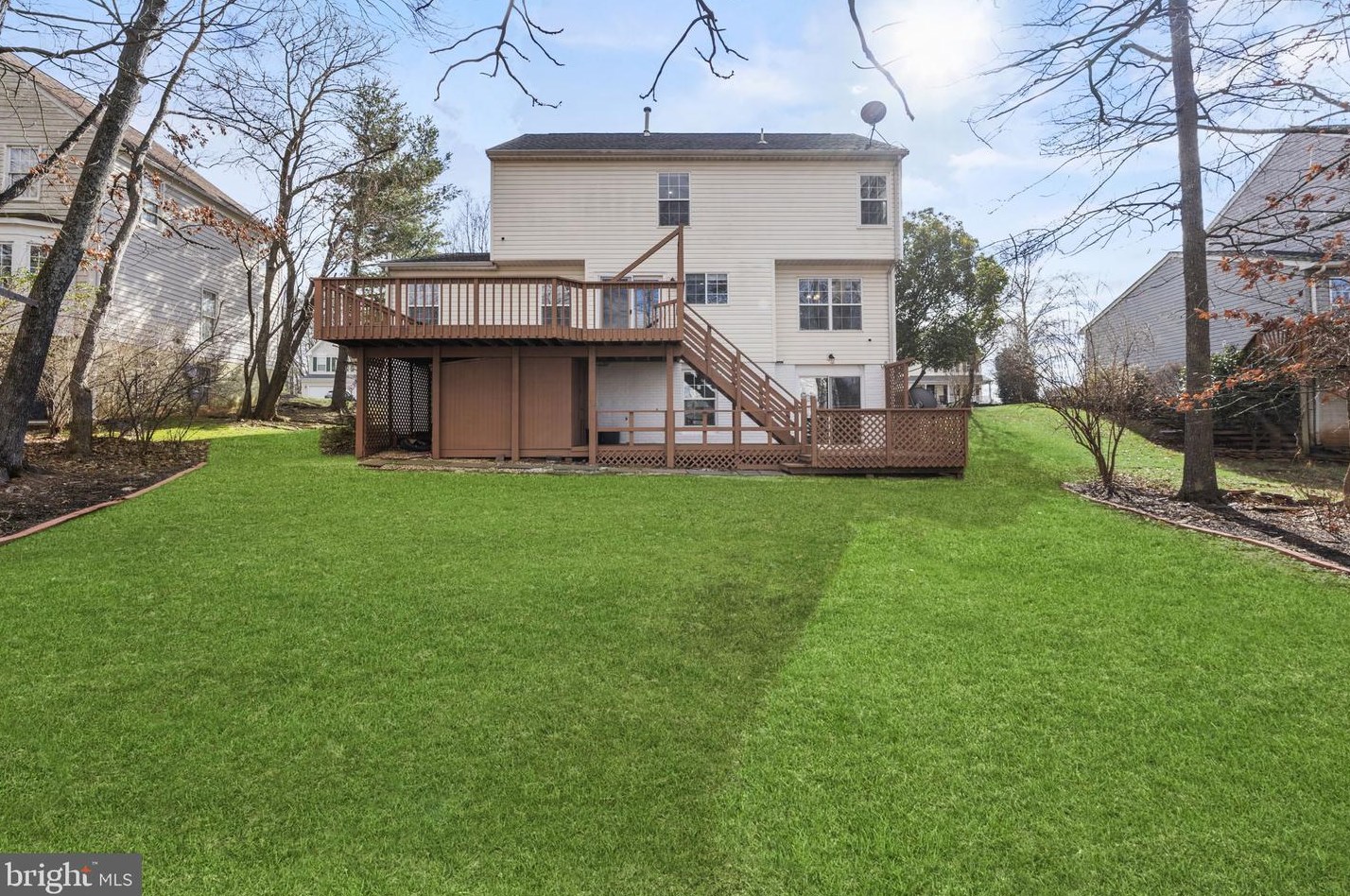 10549 Winged Elm Cir, Manassas VA  20110-2715 exterior