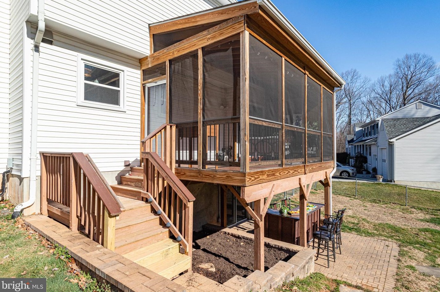 13931 Ruler Ct, Woodbridge VA  22193-3733 exterior