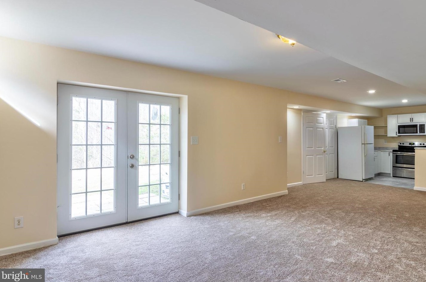 17694 Avenel Ln, Dumfries VA  22026-4566 exterior
