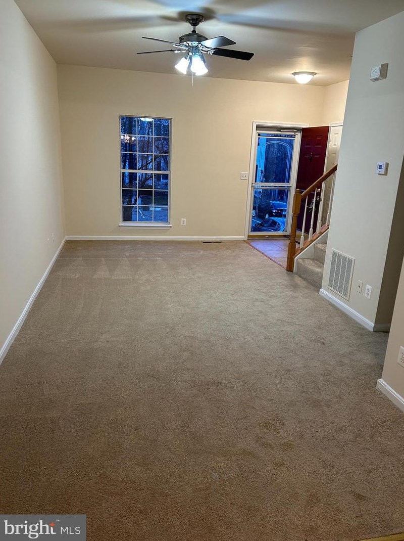 15696 Viewpoint Cir, Dumfries VA  22025-1220 exterior