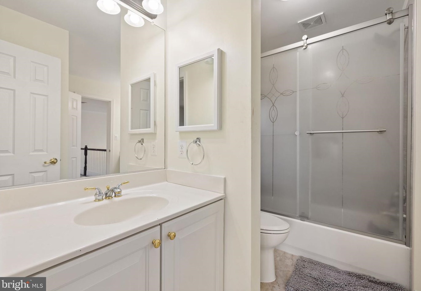 5800 Serengeti Ct, Haymarket VA  20169-3200 exterior