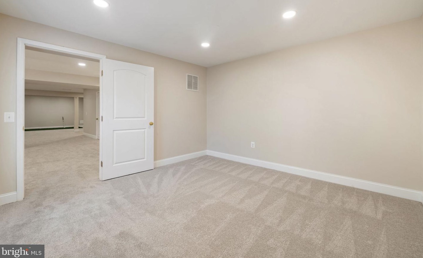 5800 Serengeti Ct, Haymarket VA  20169-3200 exterior