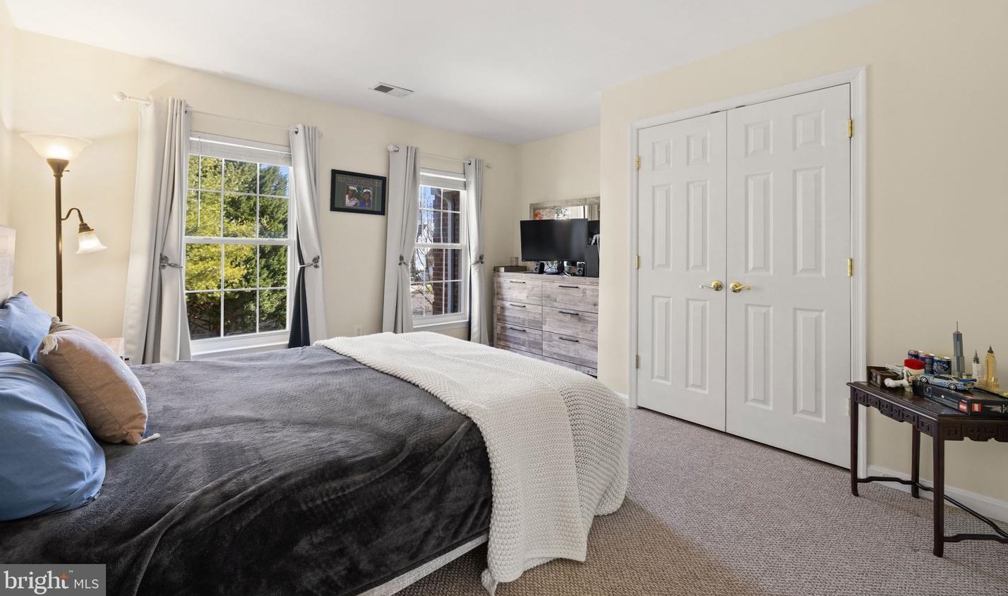 5800 Serengeti Ct, Haymarket VA  20169-3200 exterior