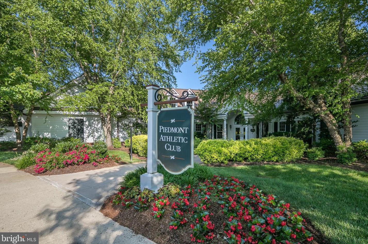 5800 Serengeti Ct, Haymarket VA  20169-3200 exterior