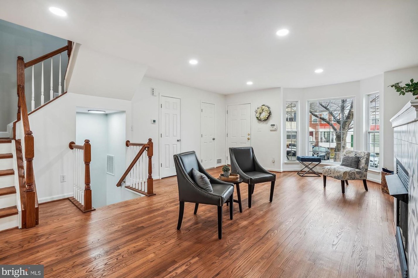 5013 Barnacle Pl, Dumfries VA  22025-1230 exterior