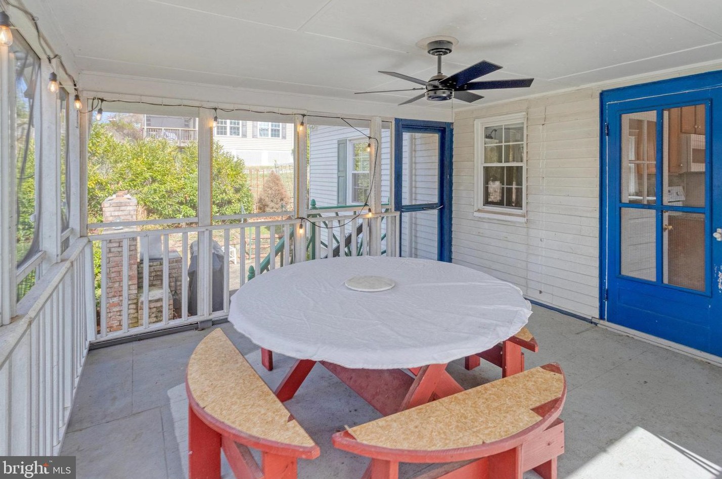 19310 Weaver Rd, Triangle VA  22172-2415 exterior