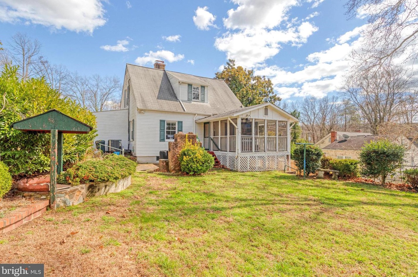 19310 Weaver Rd, Triangle VA  22172-2415 exterior