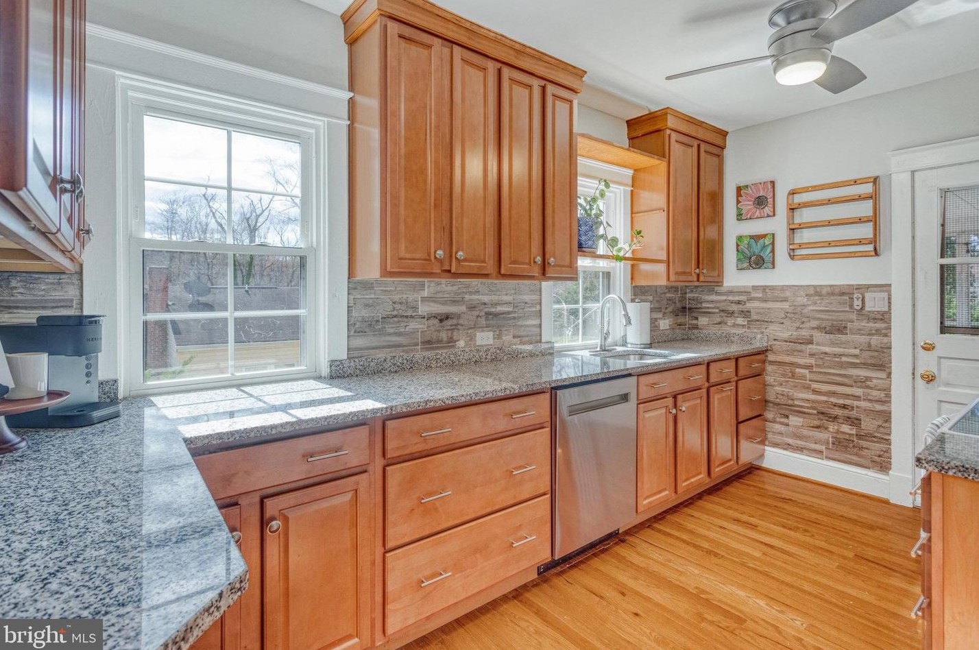 19310 Weaver Rd, Triangle VA  22172-2415 exterior