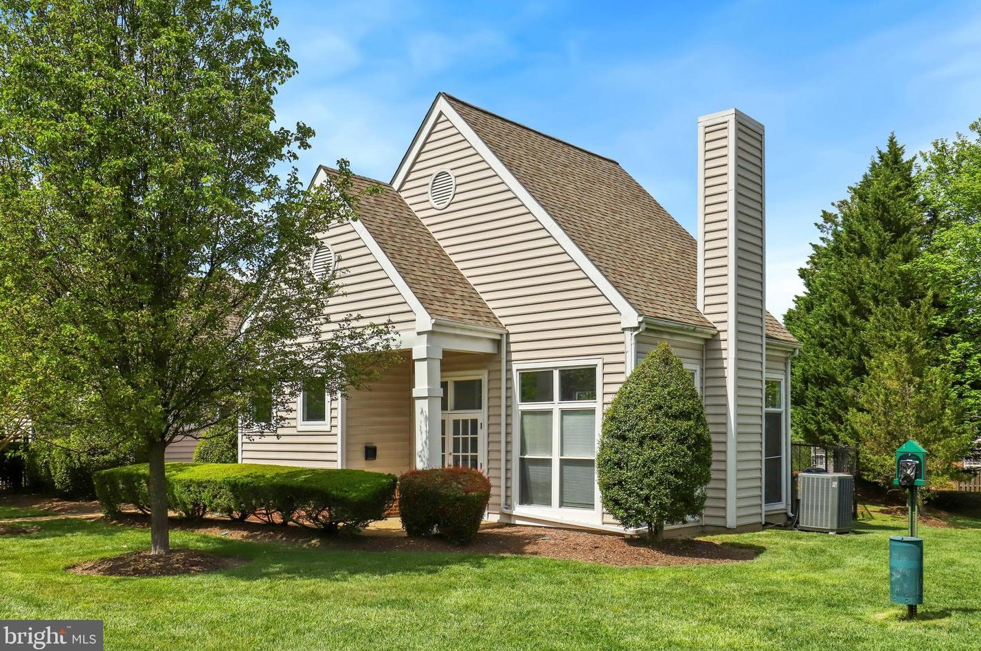 3621 Sherbrooke Cir, Woodbridge VA  22192-7024 exterior