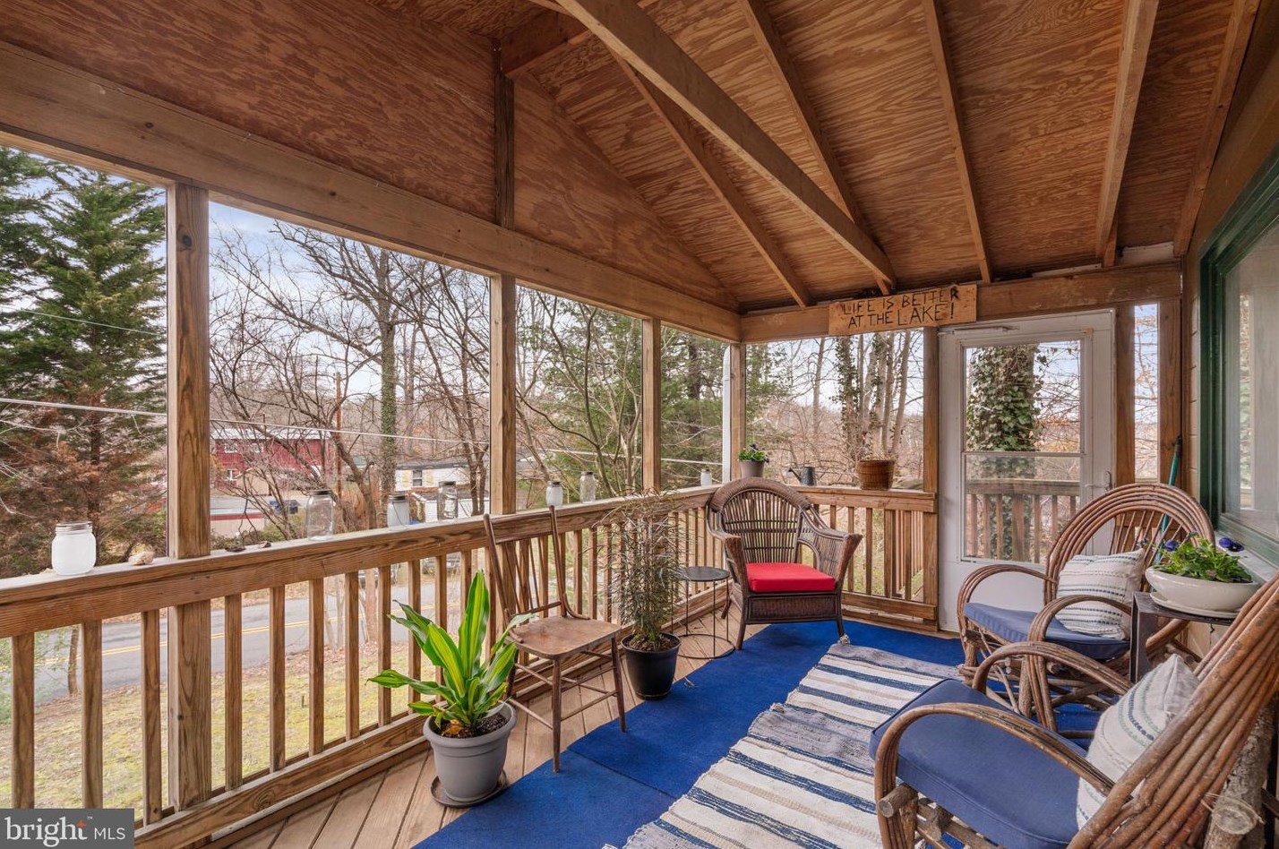11414 Hinson Mill Ln, Manassas VA  20112-5842 exterior