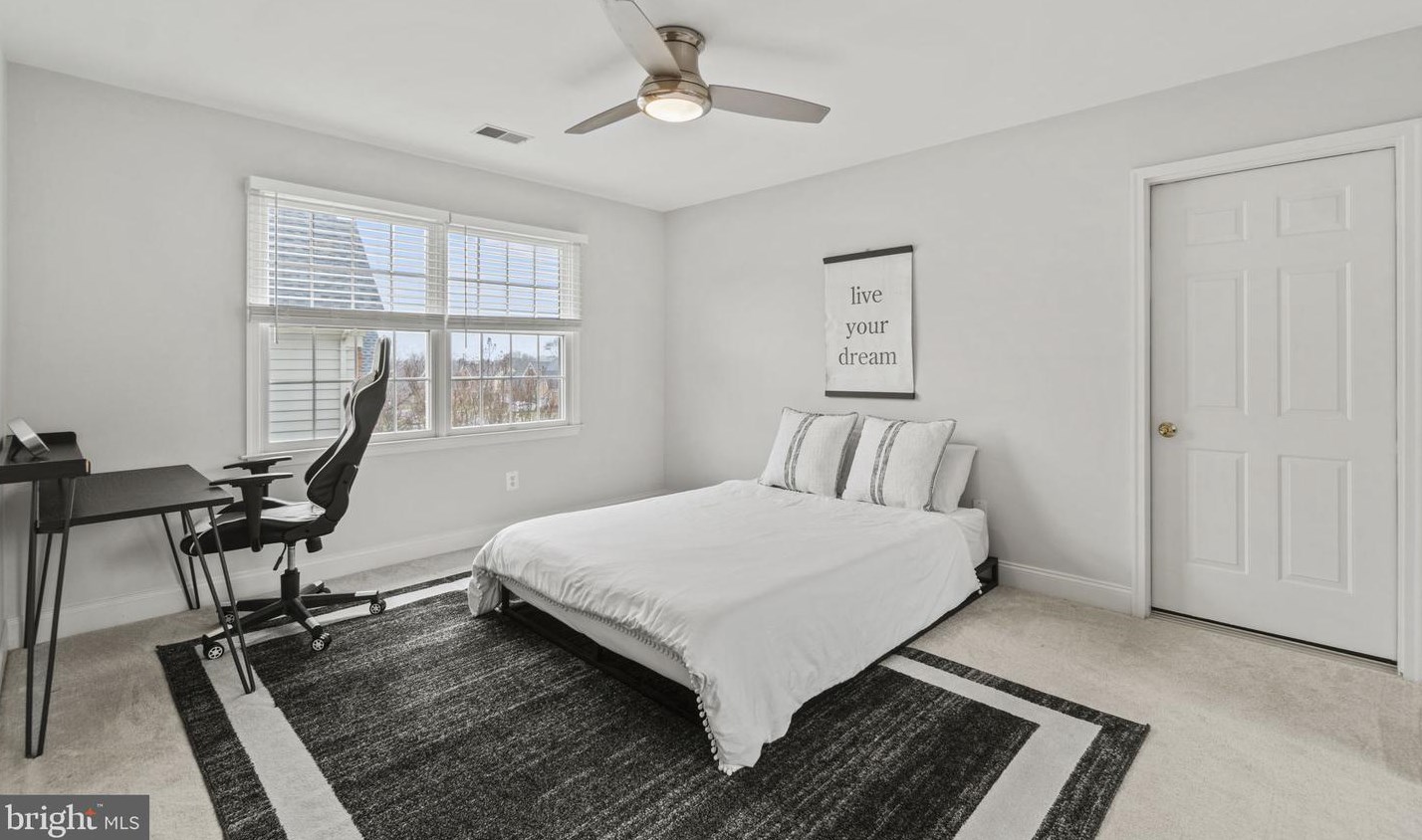 15668 Ryder Cup Dr, Haymarket VA  20169-6167 exterior