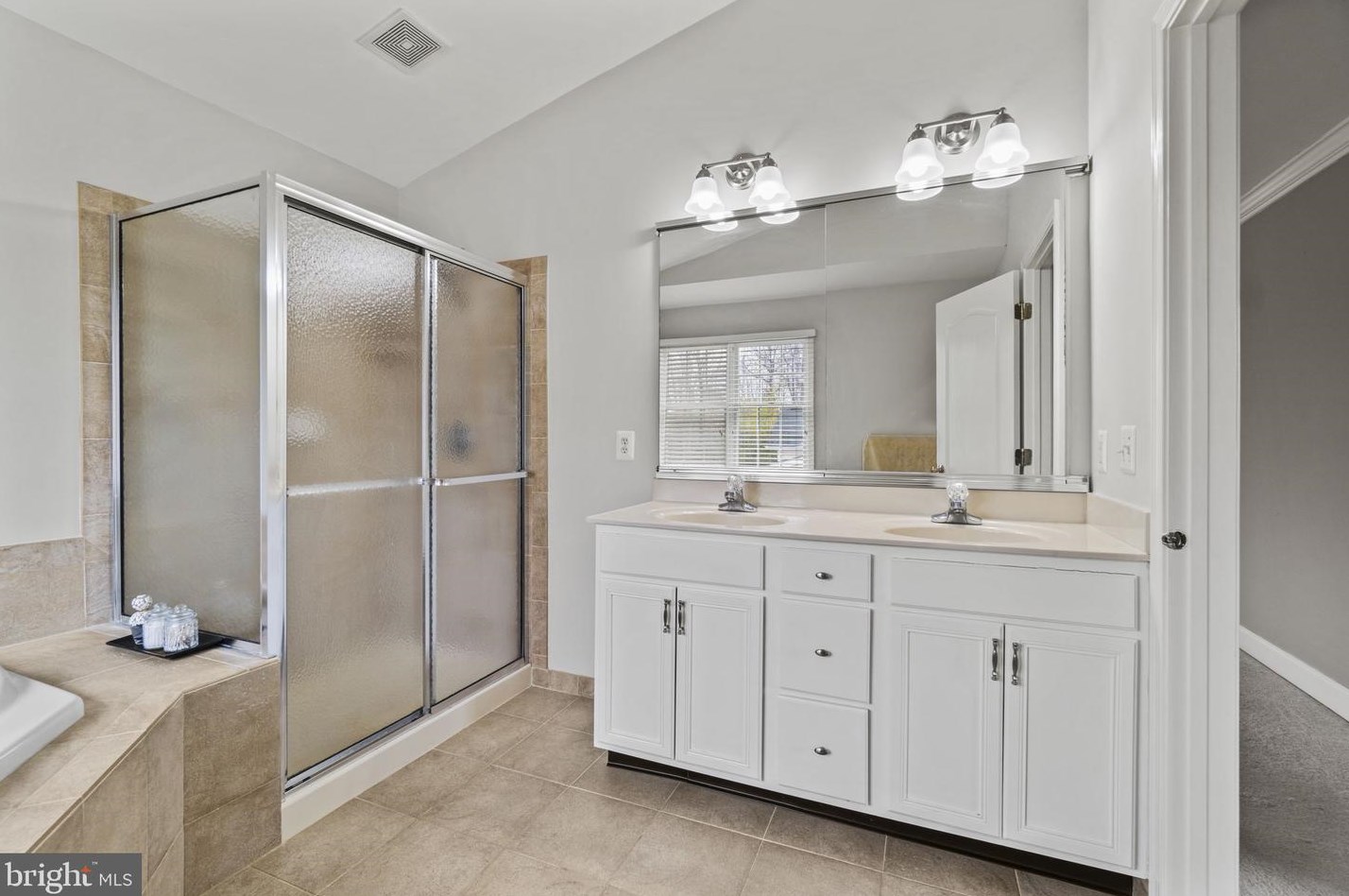 15668 Ryder Cup Dr, Haymarket VA  20169-6167 exterior