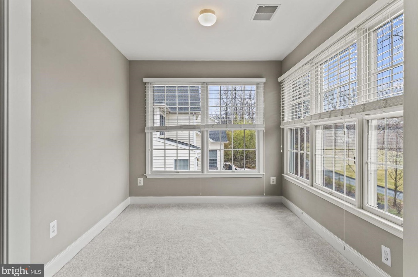 15668 Ryder Cup Dr, Haymarket VA  20169-6167 exterior