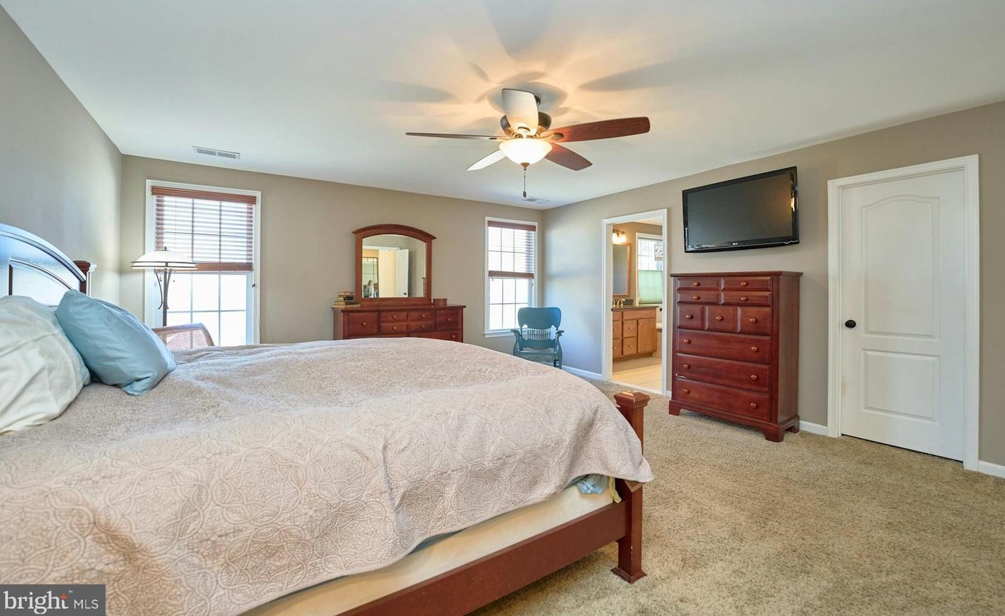 4638 Freedmen Ln, Haymarket VA  20169-8159 exterior