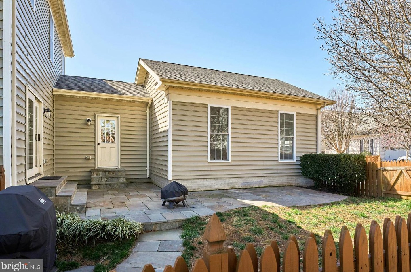 4638 Freedmen Ln, Haymarket VA  20169-8159 exterior